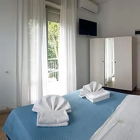 Alfa Hotel 2*