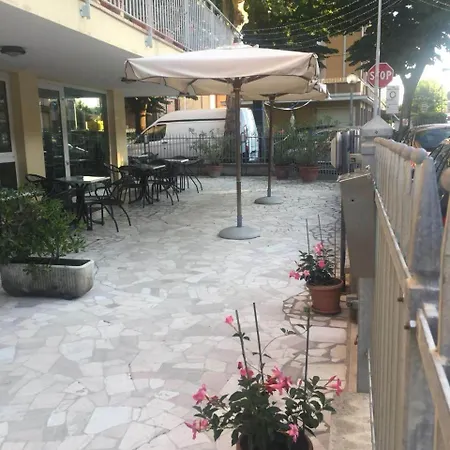 Alfa - Inclusa Con Pacchetti Personalizzati 호텔 2*